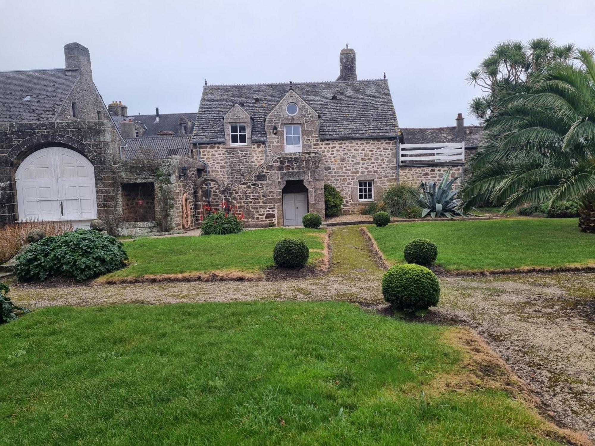 Le Conquerant - Chambres Meublees - Barfleur Exterior photo